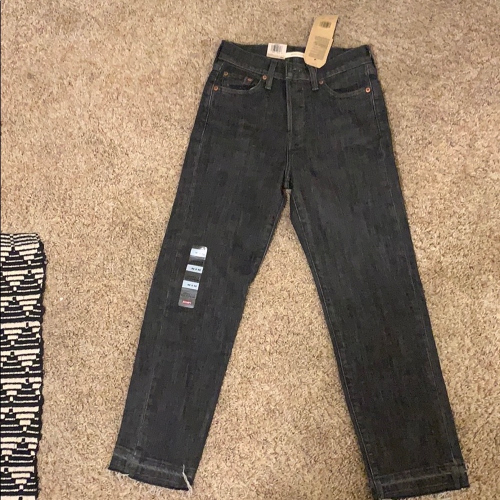 Levi’s wedgie fit frayed bottom black wash jeans